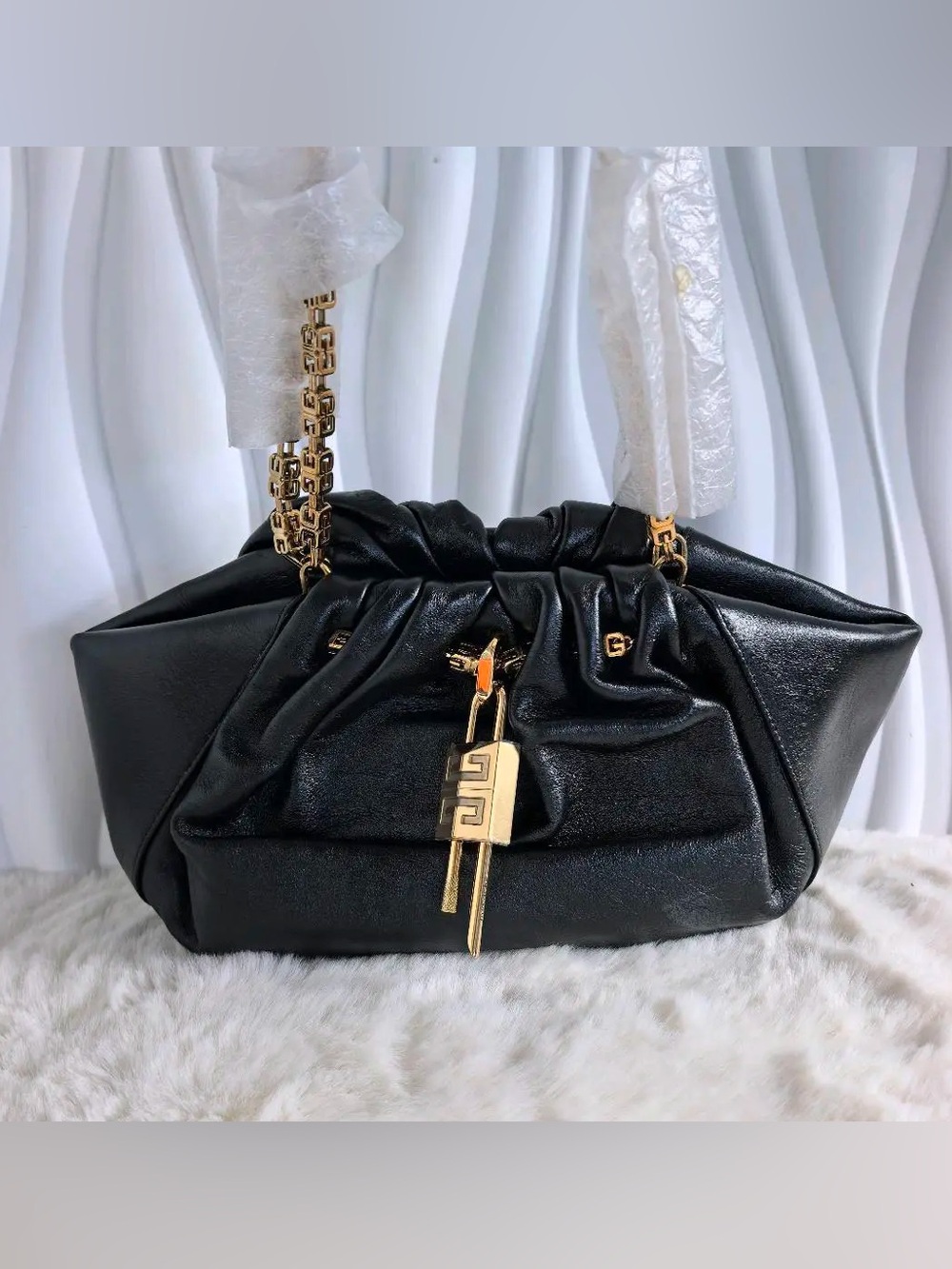 11 GIVENCHY Kenny Neo Leather Shoulder Bag